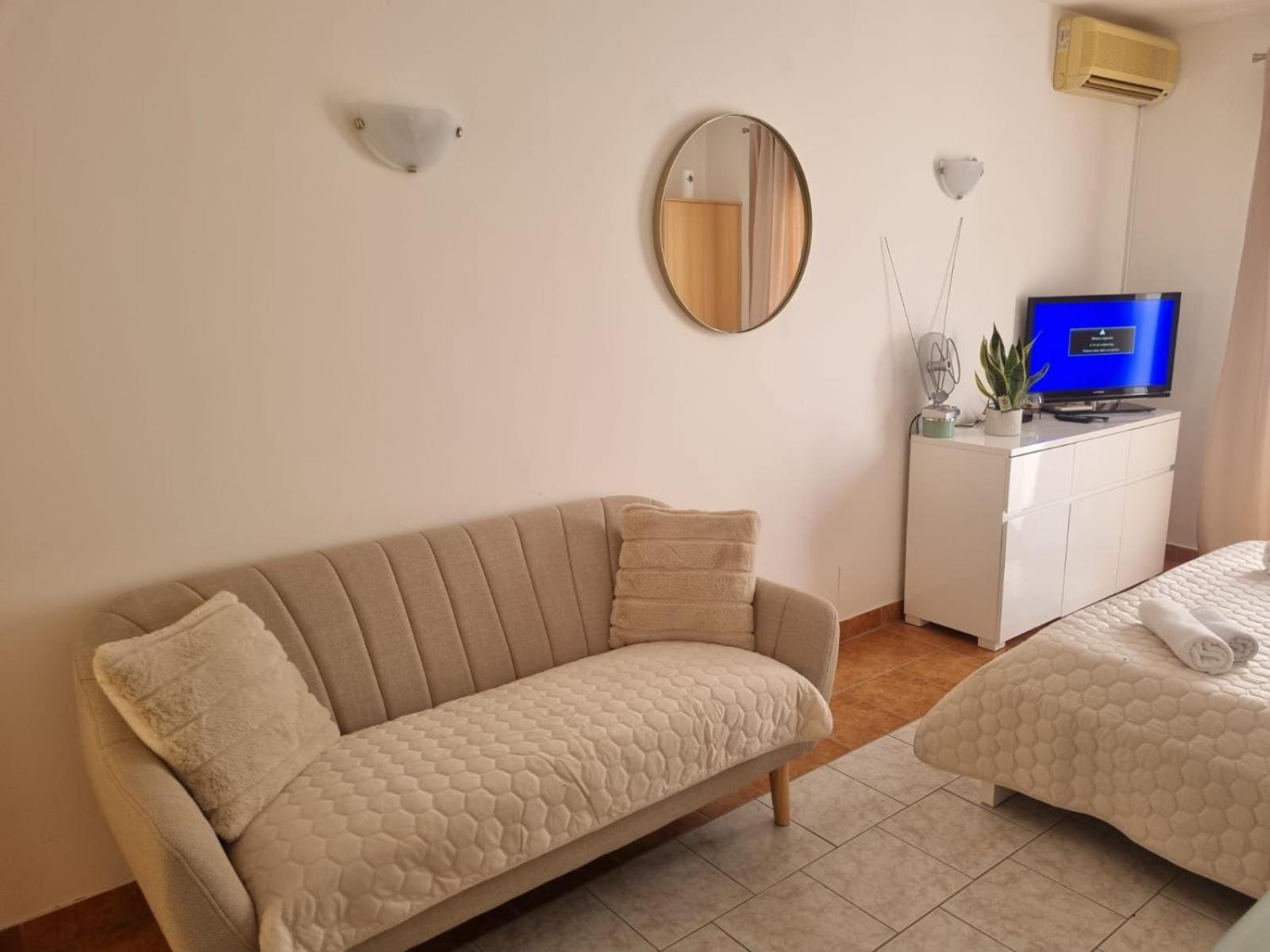 Apartment Bubi Nečujam Екстериор снимка
